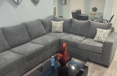 Brampton Apartment | Cozy 2 bedroom apartment with 3 beds