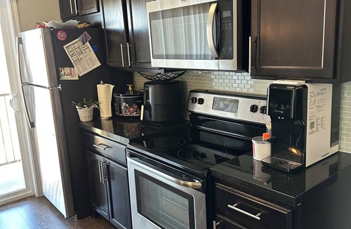 East Rutherford Apartment | Cozy 2-bedroom apartment with AC in serene Lyndhurst
