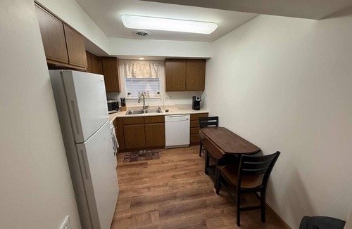 La Salle Apartment | Cozy 2-Bedroom Apartment by Starved Rock
