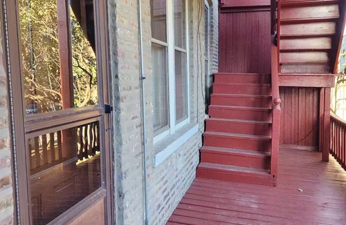 Heart of Chicago Apartment | Cozy 2-bedroom apartment in Pilsen Chicago