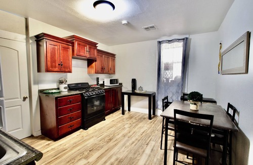 Downtown El Paso Apartment | Cozy 2 bedroom apartment in terrific El Paso with WiFi, AC, entire unit