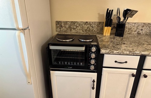 Safford Apartment | Cozy 2 Bedroom Apartment getaway with AC