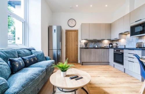 Sutton West Apartment | Cozy 2 Bedroom Apartment in Sutton