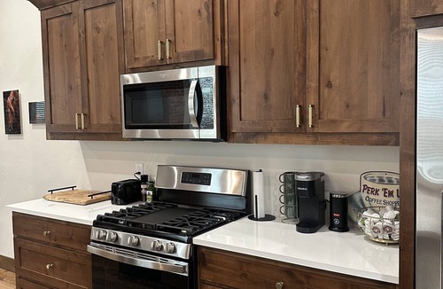 Aubrey Apartment | Cozy 2-bedroom apartment in Aubrey with WiFi, AC