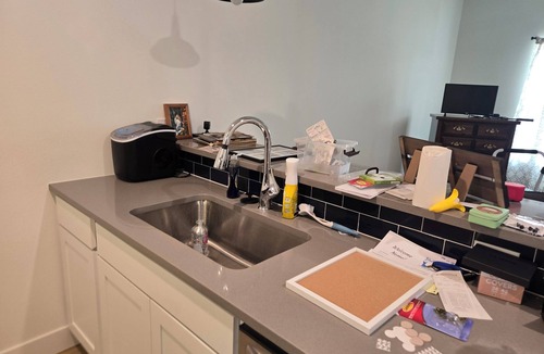 Elkins Apartment | Cozy 2-bedroom apartment in welcoming Elkins with AC