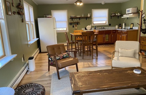 Shinhopple Apartment | Cozy 2-bedroom apartment with Private River Access