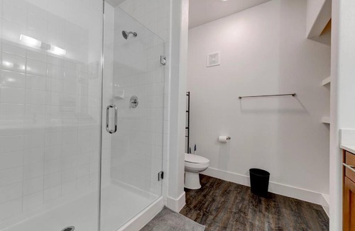 North Burnet Apartment | Cozy 2-bedroom apartment with pool view @ Domain Northside