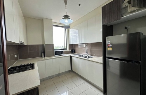 Parramatta CBD Apartment | Cozy 2-Bedroom Apt 6 minutes to Paramatta Train