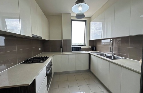 Parramatta CBD Apartment | Cozy 2-Bedroom Apt 6 minutes to Paramatta Train