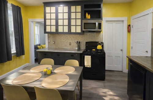 Worcester Apartment | Cozy 2-bedroom apt in Kelly Square