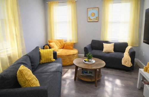 Worcester Apartment | Cozy 2-bedroom apt in Kelly Square