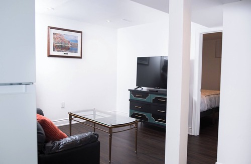 Richmond Hill House | Cozy 2-Bedroom Basement Apartment - Entire Place