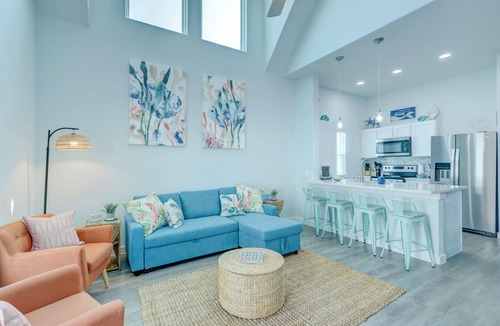 Corpus Christi Condo | Cozy 2-bedroom beach condo in charming Padre Island just steps from the beach