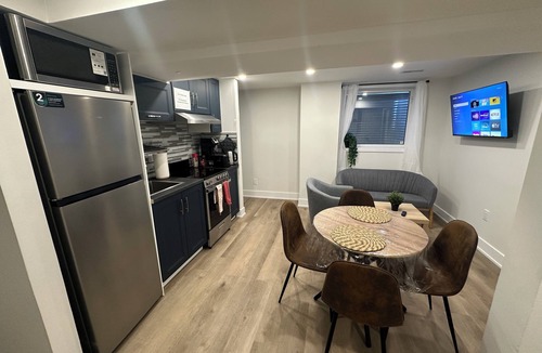 Thornhill House | Cozy 2 bedroom Basement Suite