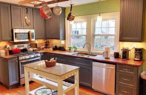 Winston - Salem House | Cozy 2-bedroom bungalow in lovely Winston-Salem