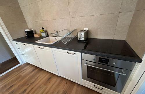 Unterseen House | Cozy 2-Bedroom Bungalow