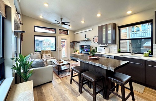 Victor House | Cozy 2 Bedroom by Teton Pass