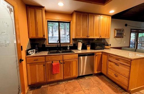 Pollock Pines Cabin | Cozy 2-bedroom cabin in Pollock Pines, Apple Hill/Gold Country