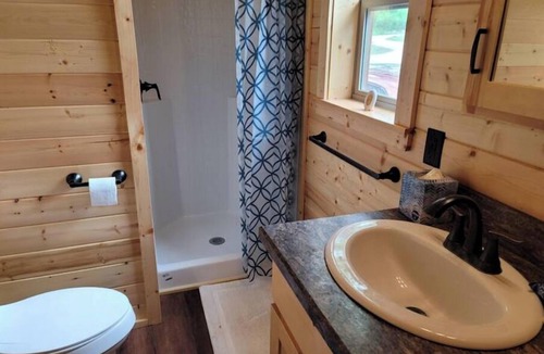 Bluff Dale Cabin | Cozy 2 bedroom cabin in peaceful Morgan Mills with Wi-Fi, AC, and amazing view.