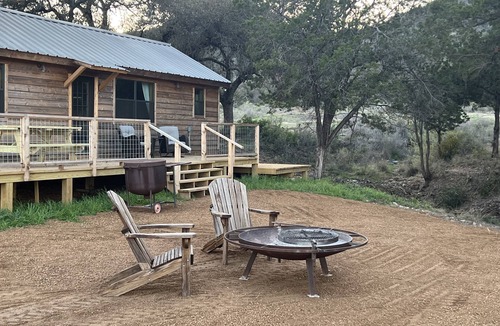 Willow City Cabin | Cozy 2-bedroom cabin