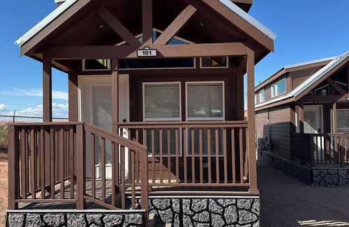 Moab South Valley Cabin | Cozy 2-bedroom cabin # 101