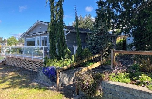 Freeland Cabin | Cozy 2-bedroom cabin in charming Mutiny Bay