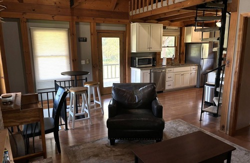 Hestand Cabin | Cozy 2-bedroom Cabin in Gamaliel