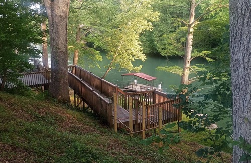 Pangburn Cabin | Cozy 2-bedroom cabin in enchanting Pangburn overlooking red River n 6 person's