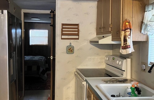 Alba Cabin | Cozy 2-bedroom cabin in fabulous Alba with cool AC . Only 8miles from lake fork