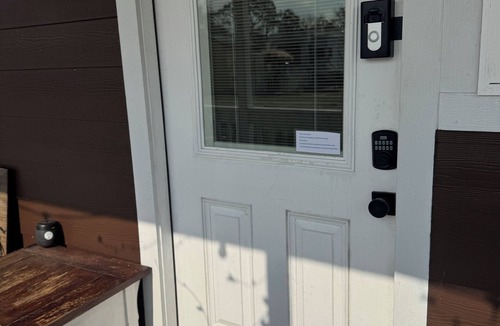 Alvin Cabin | Cozy 2-bedroom cabin in lovely Alvin with WiFi, AC