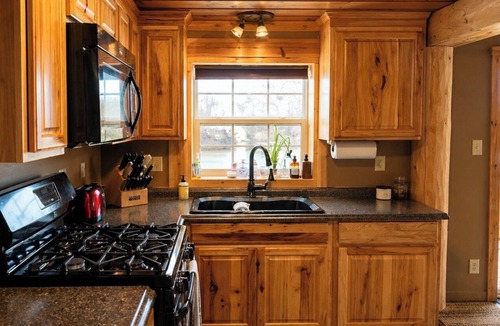 Cheboygan Cabin | Cozy 2-bedroom cabin in tranquil Cheboygan with AC