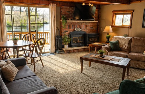 Cheboygan Cabin | Cozy 2-bedroom cabin in tranquil Cheboygan with AC