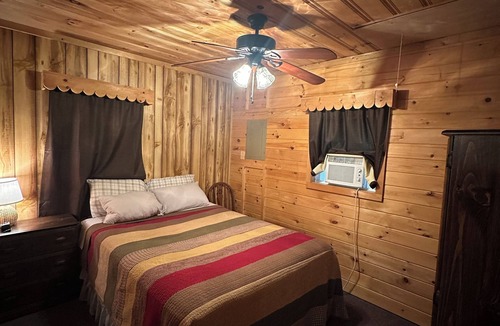 Keeseville Cabin | Cozy 2-bedroom cabin in charming Keeseville with AC