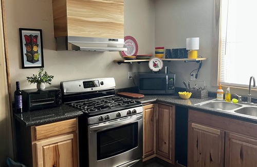 Lexington Cabin | Cozy 2-bedroom cabin in charming Lexington with WiFi, AC