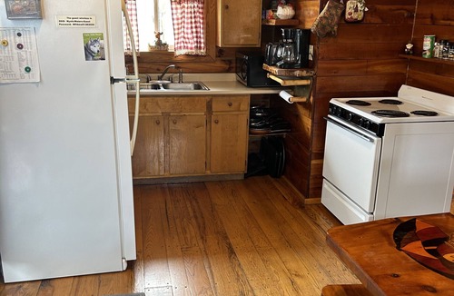 Town of Carrollton Cabin | Cozy 2 bedroom cabin on a 20 acre lake