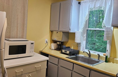 Shandaken Cabin | Cozy 2-bedroom cabin in charming Shandaken with WiFi, AC