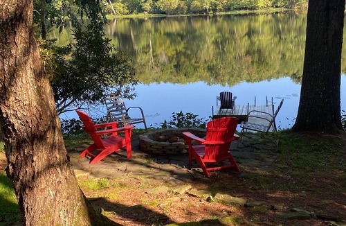 Swan Lake Cabin | Cozy 2-bedroom cabin in peaceful Swan Lake with WiFi.