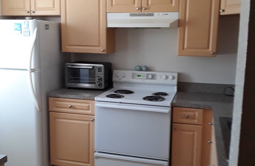 Pinellas Point Condo | Cozy 2-bedroom condo in enjoyable St. Petersburg with AC, fitness room