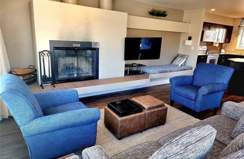 Wapato Point Condo | Cozy 2-bedroom condo, pool/hot tub, recreation, fitness room, WiFi, family fun