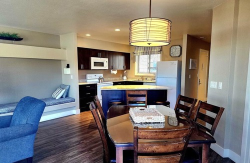 Wapato Point Condo | Cozy 2-bedroom condo, pool/hot tub, recreation, fitness room, WiFi, family fun