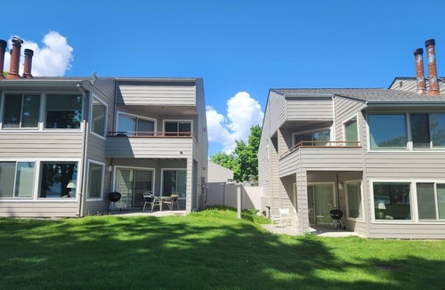Wapato Point Condo | Cozy 2-bedroom condo, pool/hot tub, recreation, fitness room, WiFi, family fun