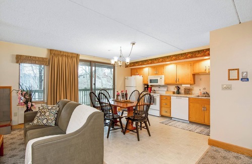 Jeffersonville Condo | Cozy 2-bedroom condo in welcoming Cambridge with WiFi, AC