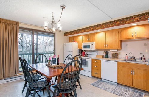 Jeffersonville Condo | Cozy 2-bedroom condo in welcoming Cambridge with WiFi, AC