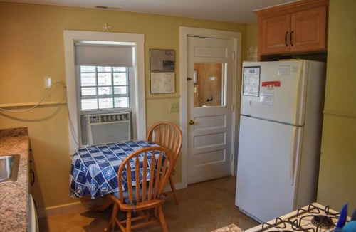 Northwest Harwich House | Cozy 2-Bedroom Cottage – Walk to Pleasant Road Beach!
