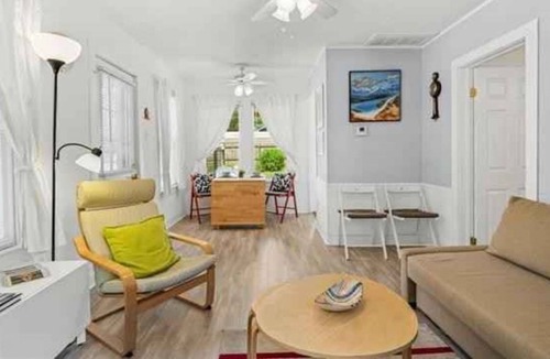 Canton House | Cozy 2-bedroom cottage close to Canton Trade Days