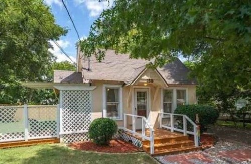 Canton House | Cozy 2-bedroom cottage close to Canton Trade Days