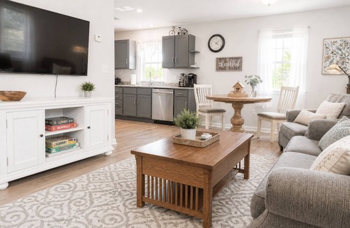 New Century Cottage | Cozy 2-bedroom cottage in delightful Eudora with AC