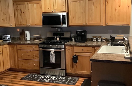 Bemidji Cottage | Cozy 2-bedroom cottage on Lake Bemidji with AC