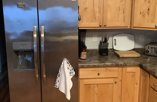 Bemidji Cottage | Cozy 2-bedroom cottage on Lake Bemidji with AC