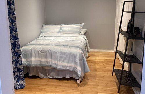 Orange Lake Cottage | Cozy 2 Bedroom Cottage with Fireplace!!